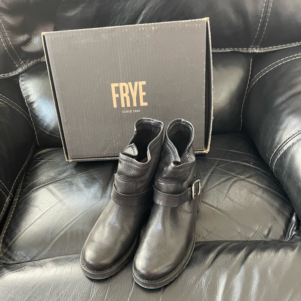 Frye Women's Veronica Bootie Ankle Boot